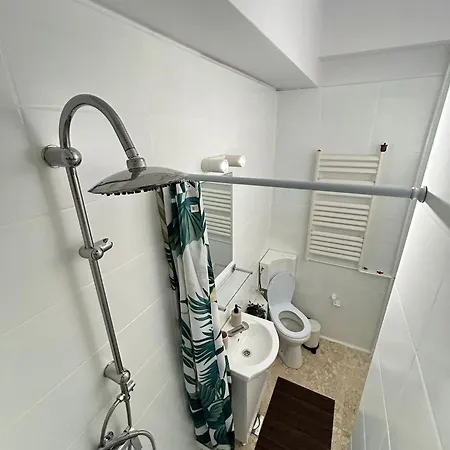 Cozy Wood Studio With Sky Bar And Free Minibar Διαμέρισμα *