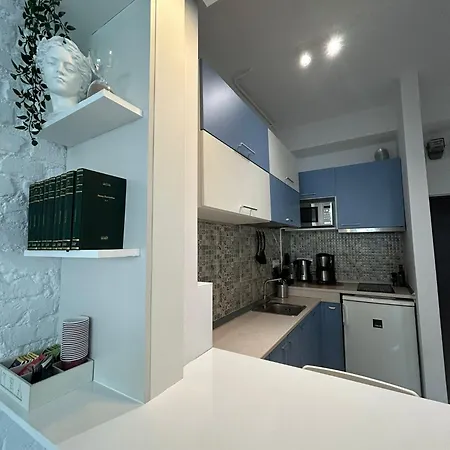 Cozy Wood Studio With Sky Bar And Free Minibar
