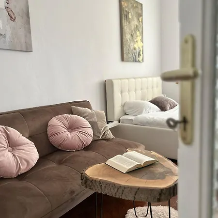 Cozy Wood Studio With Sky Bar And Free Minibar *